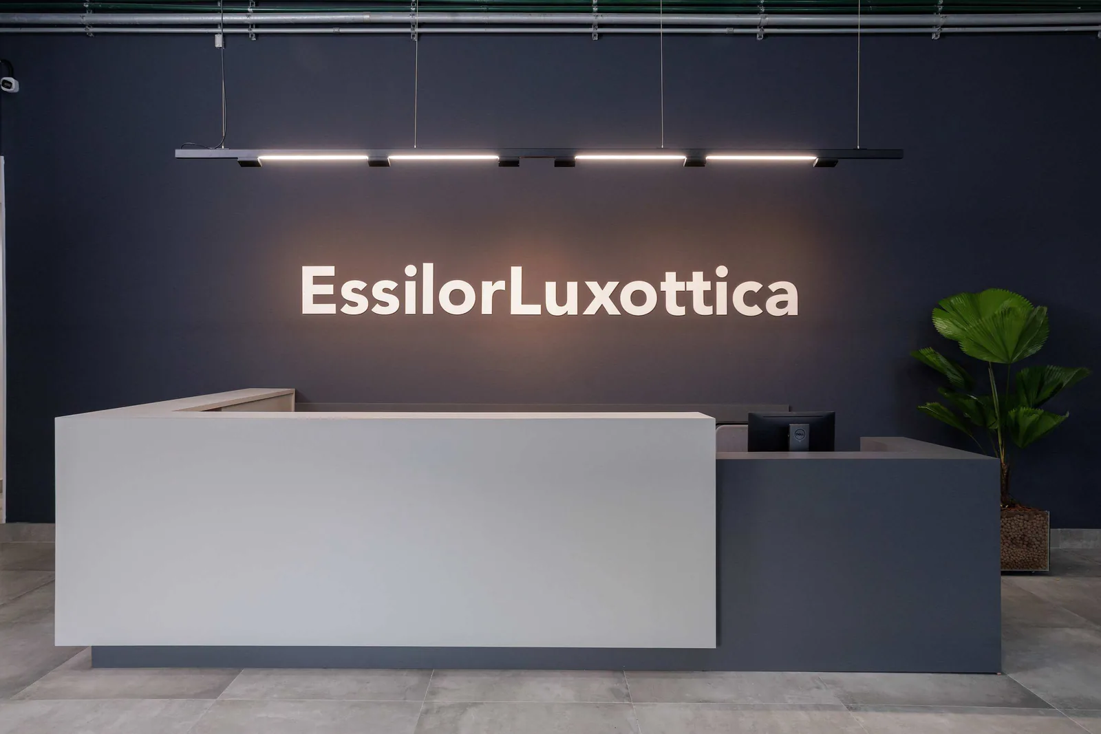 Recepção da unidade EssilorLuxottica entregue pela Tektos